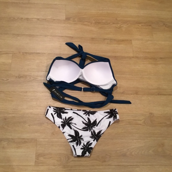 Women’s Push Up Bikini Top With Bottoms - Picture 5 of 6